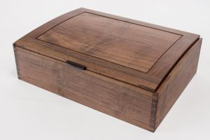 Curved lid dovetail box
